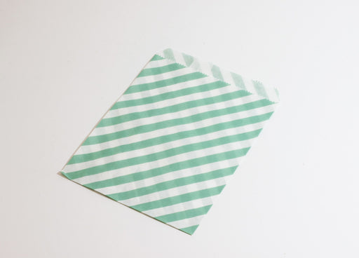 Kjøp grønn stripet papir gavepose - 13x18cm