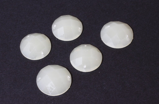 Kjøp x5 fasetterte elfenbenshvite perler - smykkeskaping