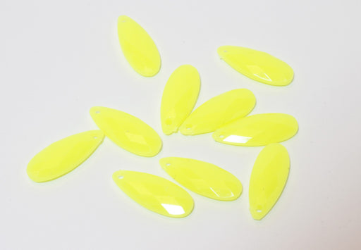 Kjøp x10 gule fasetterte akryl dråpeperler