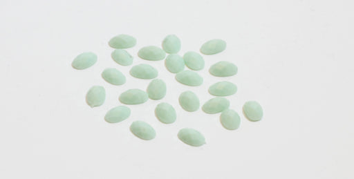 Kjøp Sett med 30 ovale fasetterte rhinestones i olivengrønn farge - 4x6mm