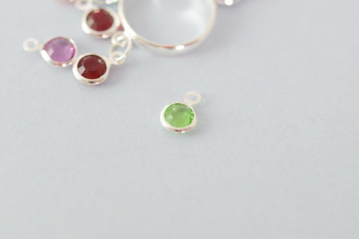 Kjøp mini pastell lys grønn fasettert glass perle anheng 6 mm med sølv konturer